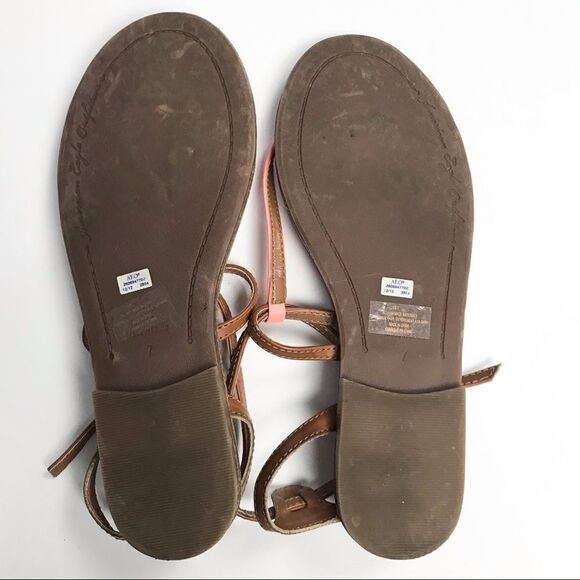 American Eagle Coral Thong Sandals Size 7 - Picture 4 of 4